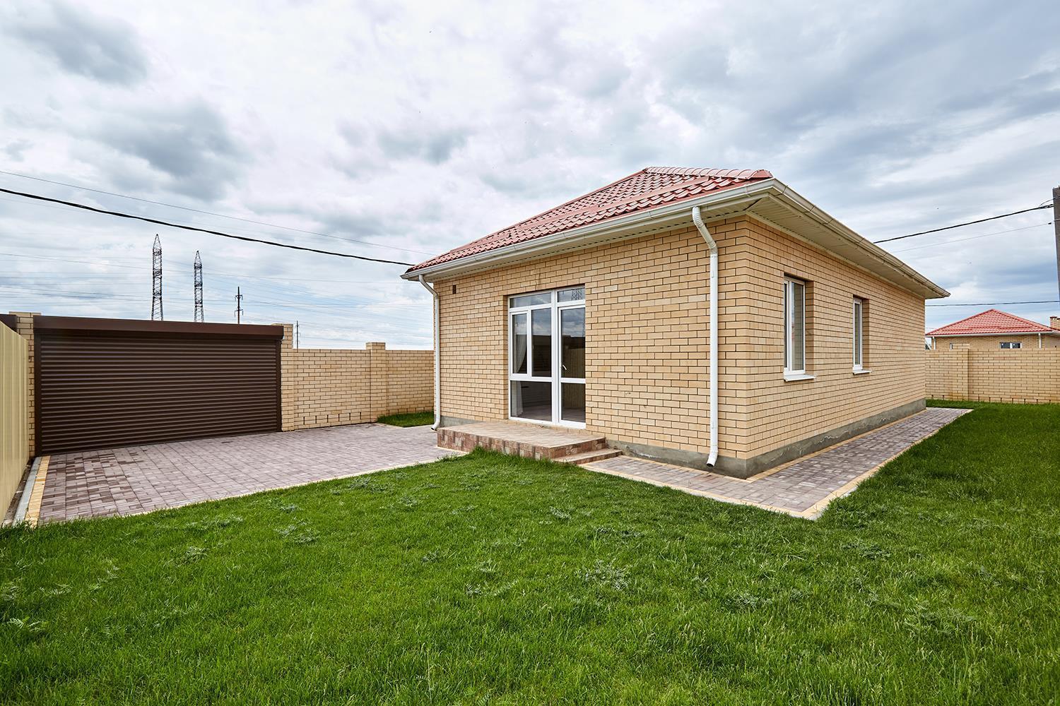 Фото №1: Дом 84 м² + 3.27 сот. - Южный, п. коттеджный  Знание, ул. Черноморская, 8