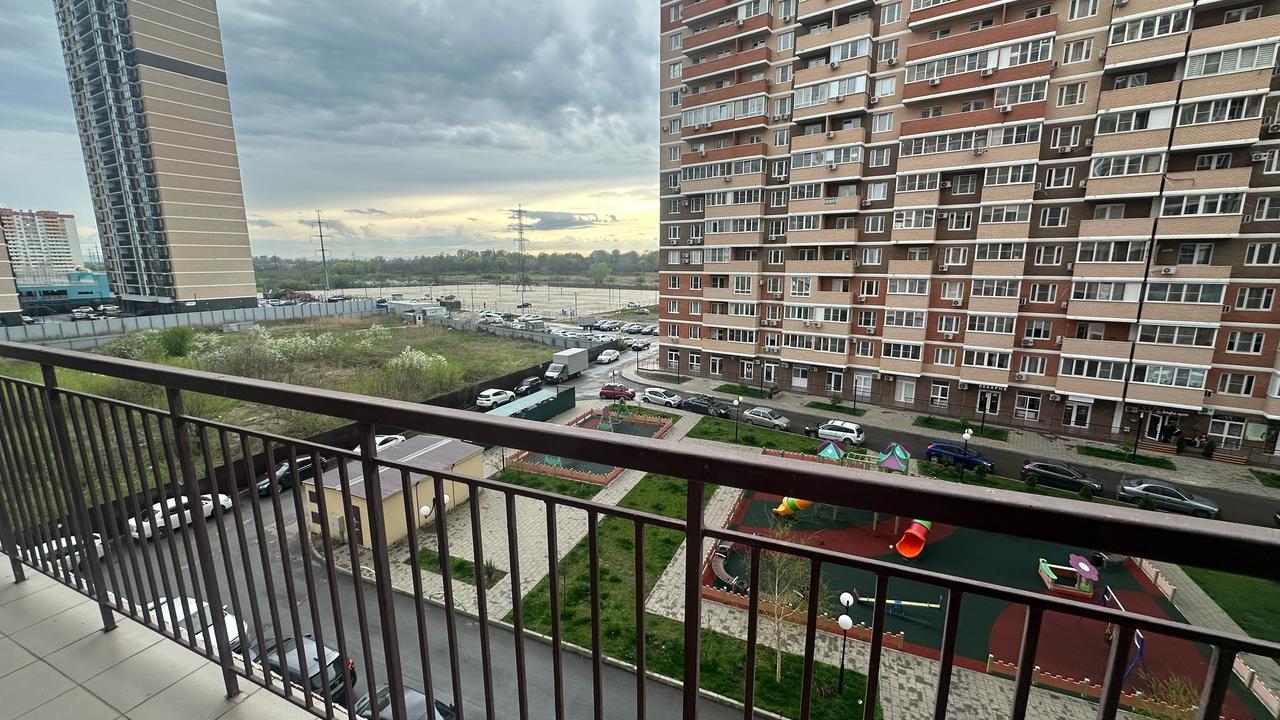 Фото №1: 3-комнатная квартира 81 м² - Краснодар, Карасунский внутригородской округ, Гидростроителей, мкр. жилой комплекс Премьера, ул. Автолюбителей, 1/7к1