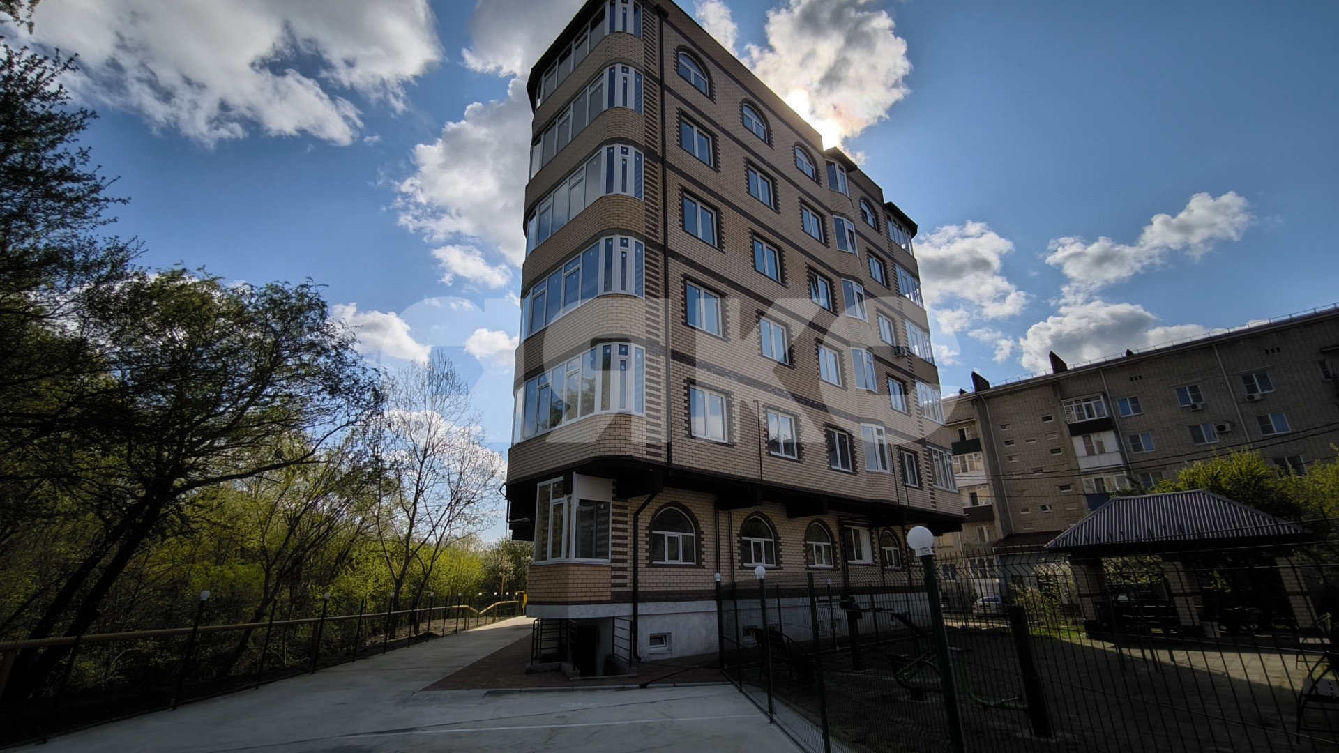 Фото №1: 1-комнатная квартира 45 м² - Горячий Ключ, Администрация, ул. Ленина, 199Б