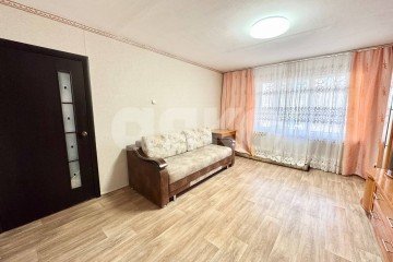 Фото №2: 4-комнатная квартира 74 м² - Нижнекамск, мкр. 12-й, пр-кт Химиков, 104