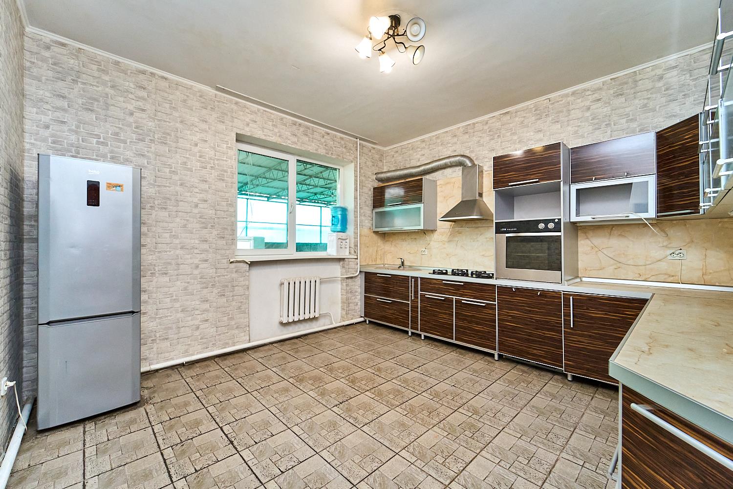 Фото №3: Дом 191 м² + 8 сот. - Российский, мкр. Прикубанский внутригородской округ, ул. имени В.М. Комарова, 41