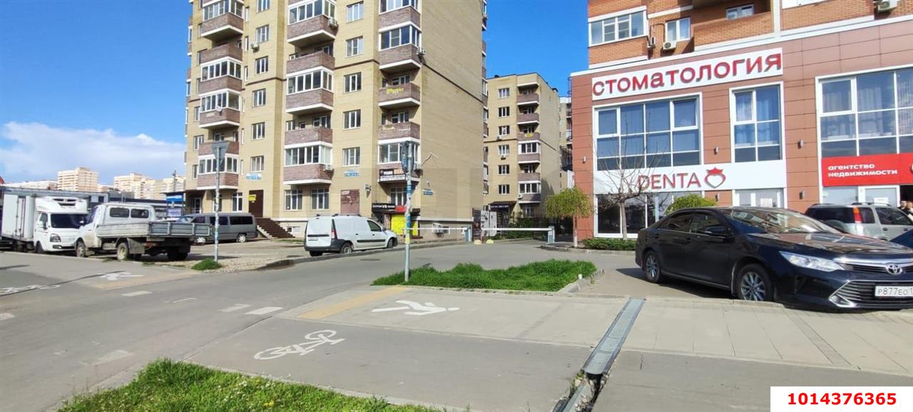 Фото №1: Торговое помещение 49 м² - Краснодар, жилой комплекс Лучезарный, ул. Московская, 158/1