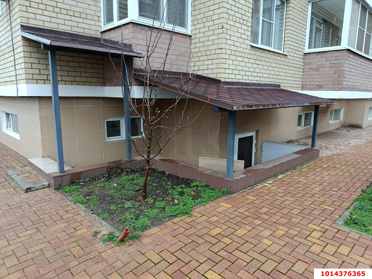 Фото №4: Торговое помещение 49 м² - Краснодар, жилой комплекс Лучезарный, ул. Московская, 158/1