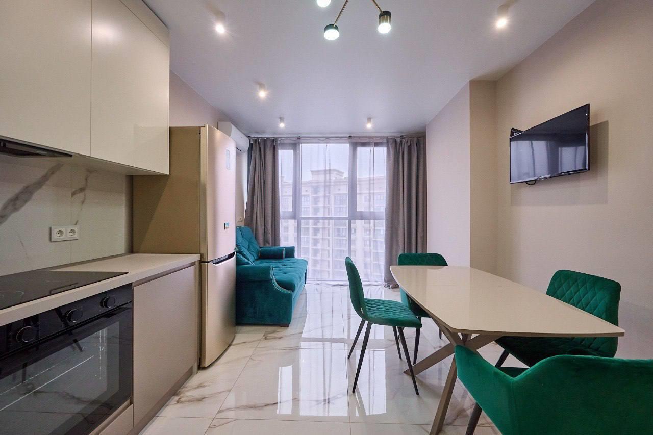 Фото №1: 1-комнатная квартира 51 м² - Краснодар, ЖК Аврора, Западный внутригородской округ, мкр. жилой комплекс Аврора, ул. имени Дзержинского, 95