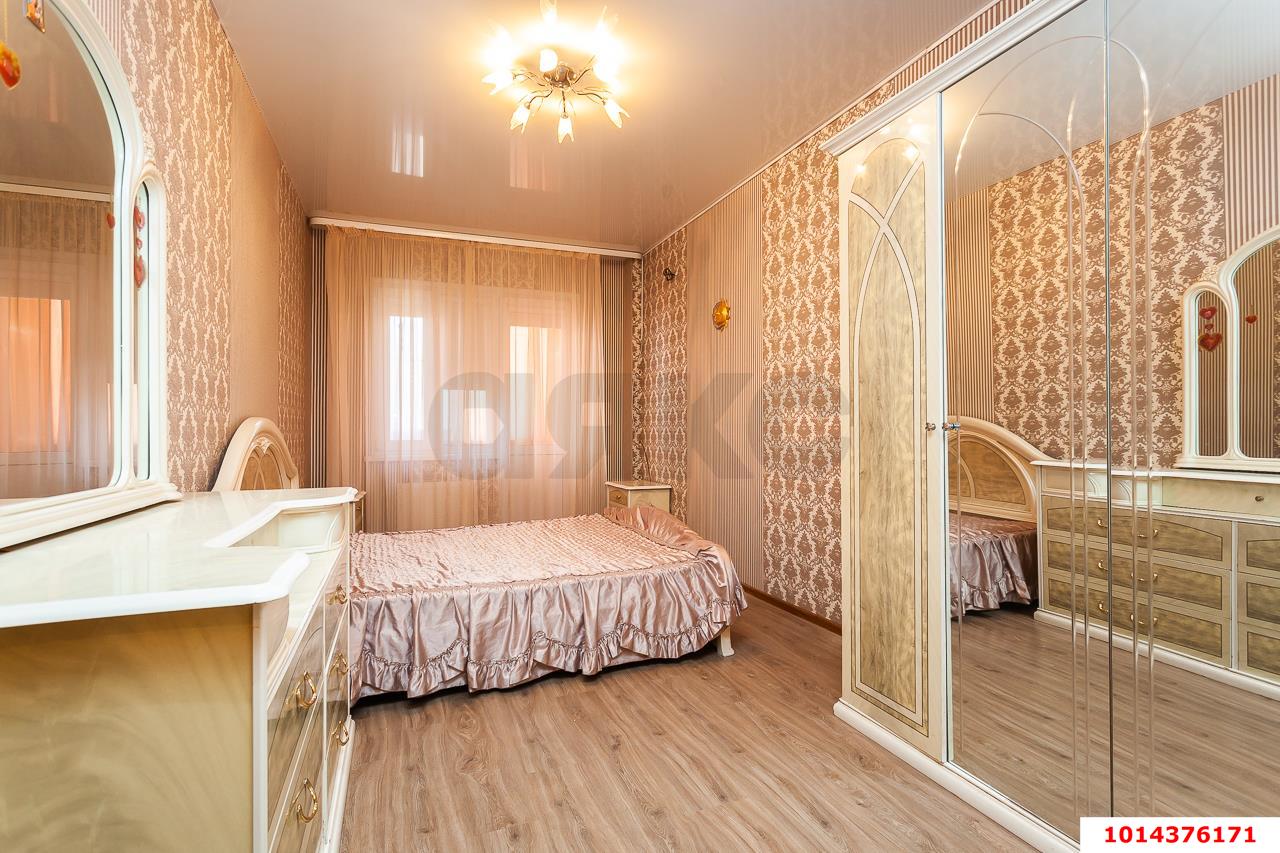 Фото №1: 2-комнатная квартира 61 м² - Индустриальный, Прикубанский внутригородской округ, ул. Космонавта Гагарина, 18