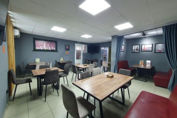 Фото №1: Торговое помещение 117 м² - Берёзовый, мкр. Витаминкомбинат, ул. 2-я Целиноградская, 38/1