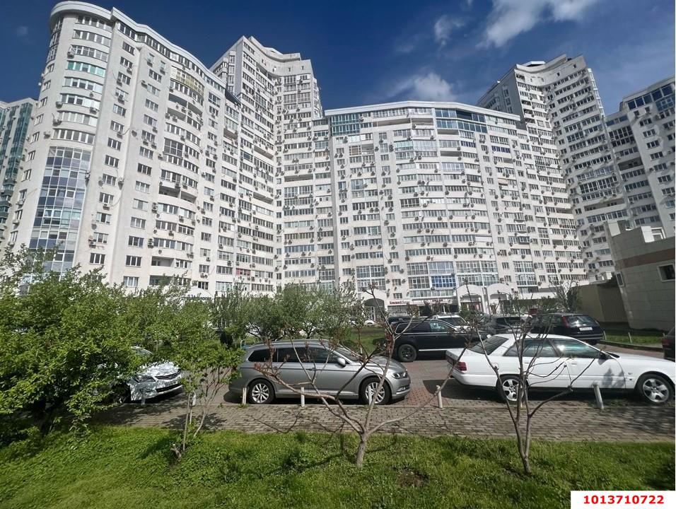 Фото №1: Торговое помещение 420 м² - Краснодар, Центральный, ул. Кубанская Набережная, 37/10