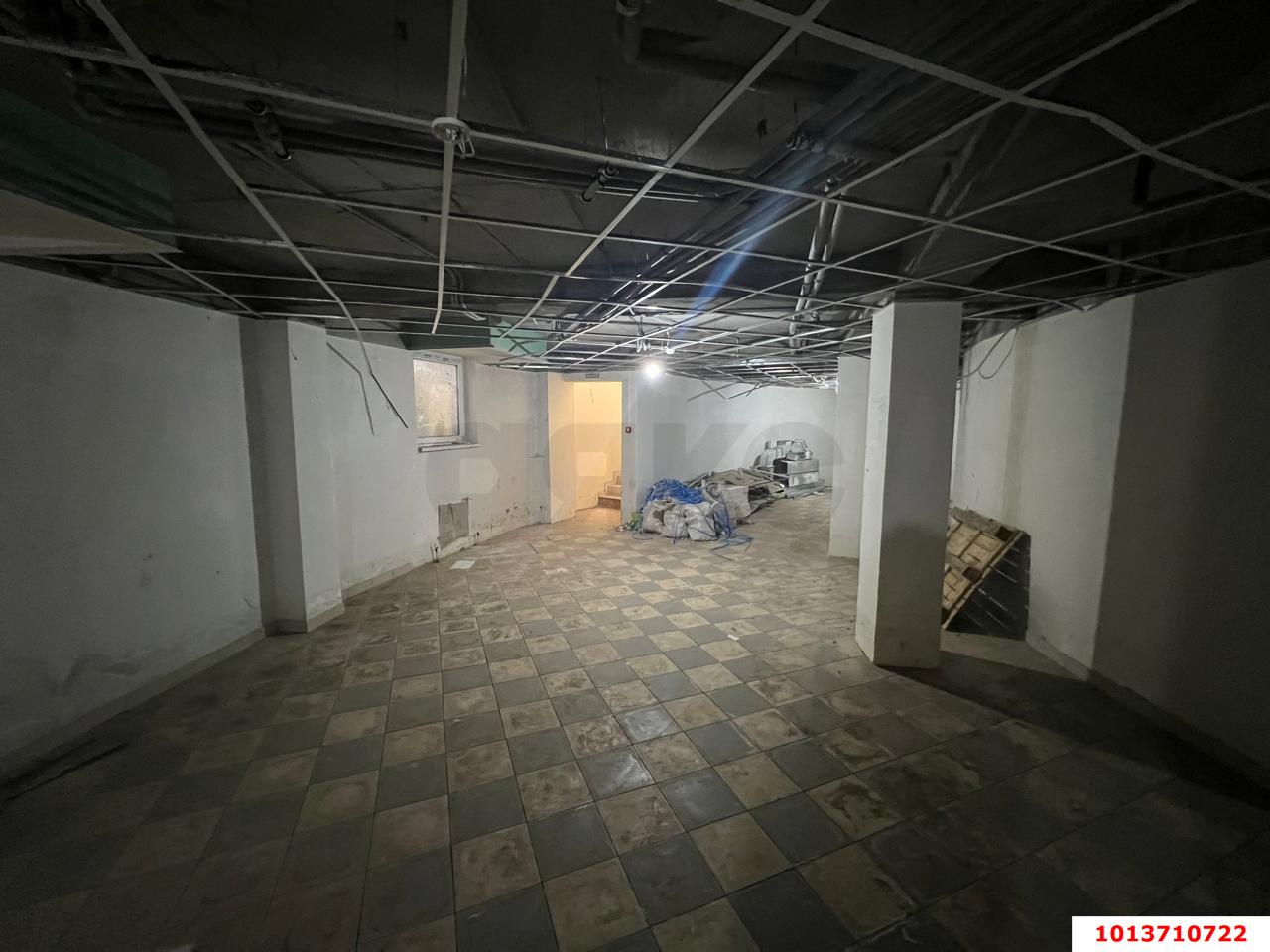 Фото №3: Торговое помещение 420 м² - Краснодар, Центральный, ул. Кубанская Набережная, 37/10