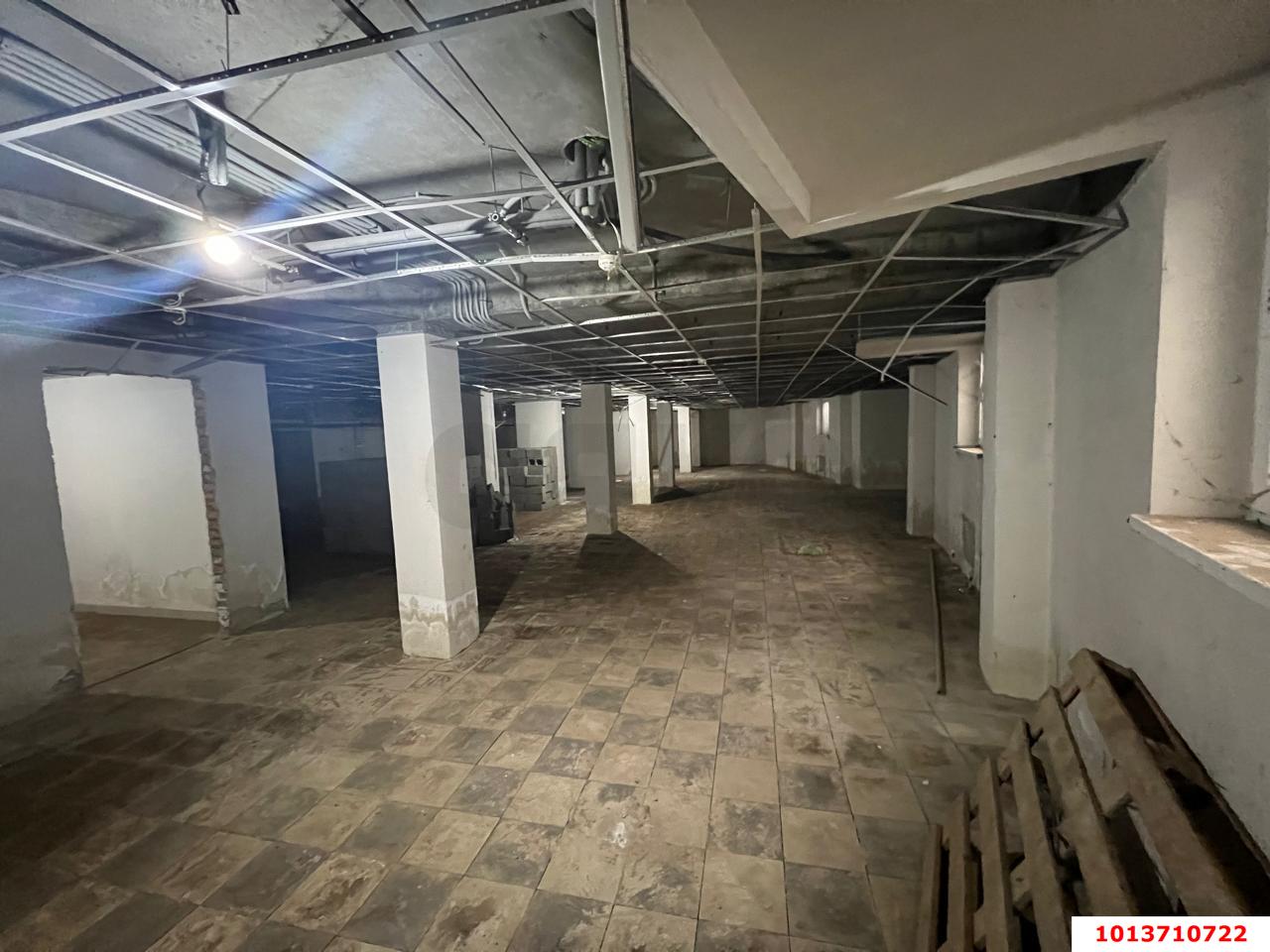 Фото №2: Торговое помещение 420 м² - Краснодар, Центральный, ул. Кубанская Набережная, 37/10