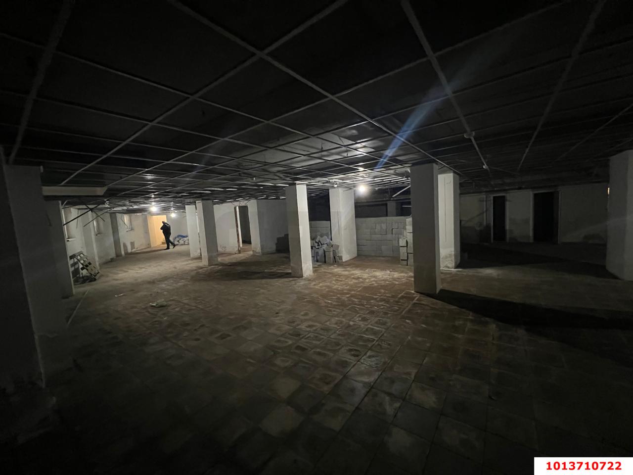 Фото №4: Торговое помещение 420 м² - Краснодар, Центральный, ул. Кубанская Набережная, 37/10