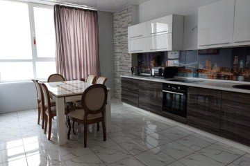 Фото №1: 1-комнатная квартира 52 м² - Краснодар, мкр. Солнечный, ул. Архитектора Петина, 18/1
