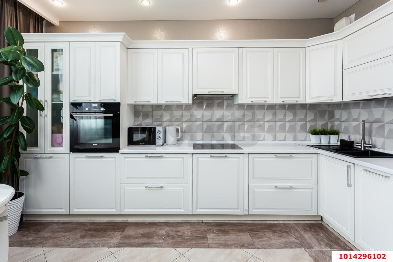 Фото №1: 2-комнатная квартира 80 м² - Краснодар, Камвольно-суконный Комбинат, ул. Онежская, 1