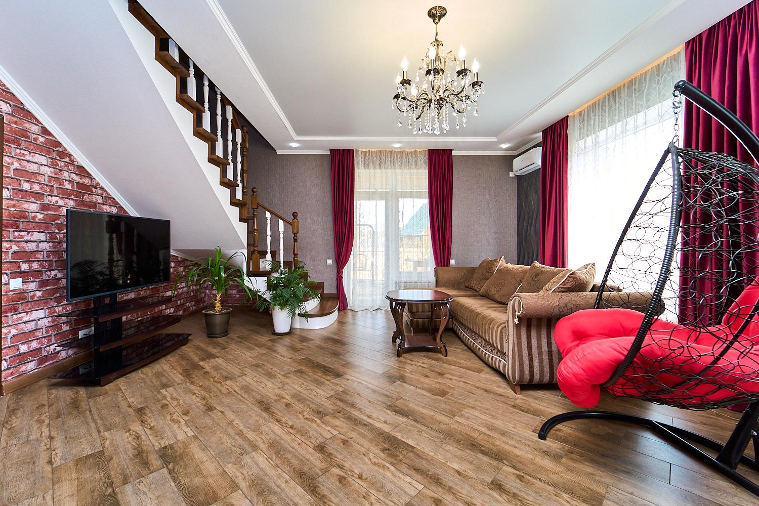 Фото №2: Дом 190 м² + 6.24 сот. - Знаменский, мкр. Карасунский внутригородской округ, ул. Платиновая, 17