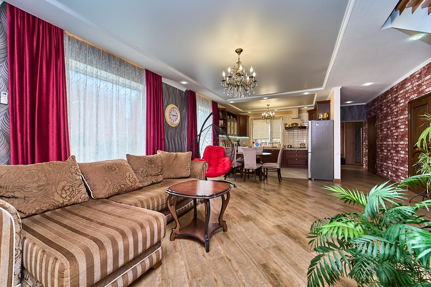 Фото №1: Дом 190 м² + 6.24 сот. - Знаменский, мкр. Карасунский внутригородской округ, ул. Платиновая, 17