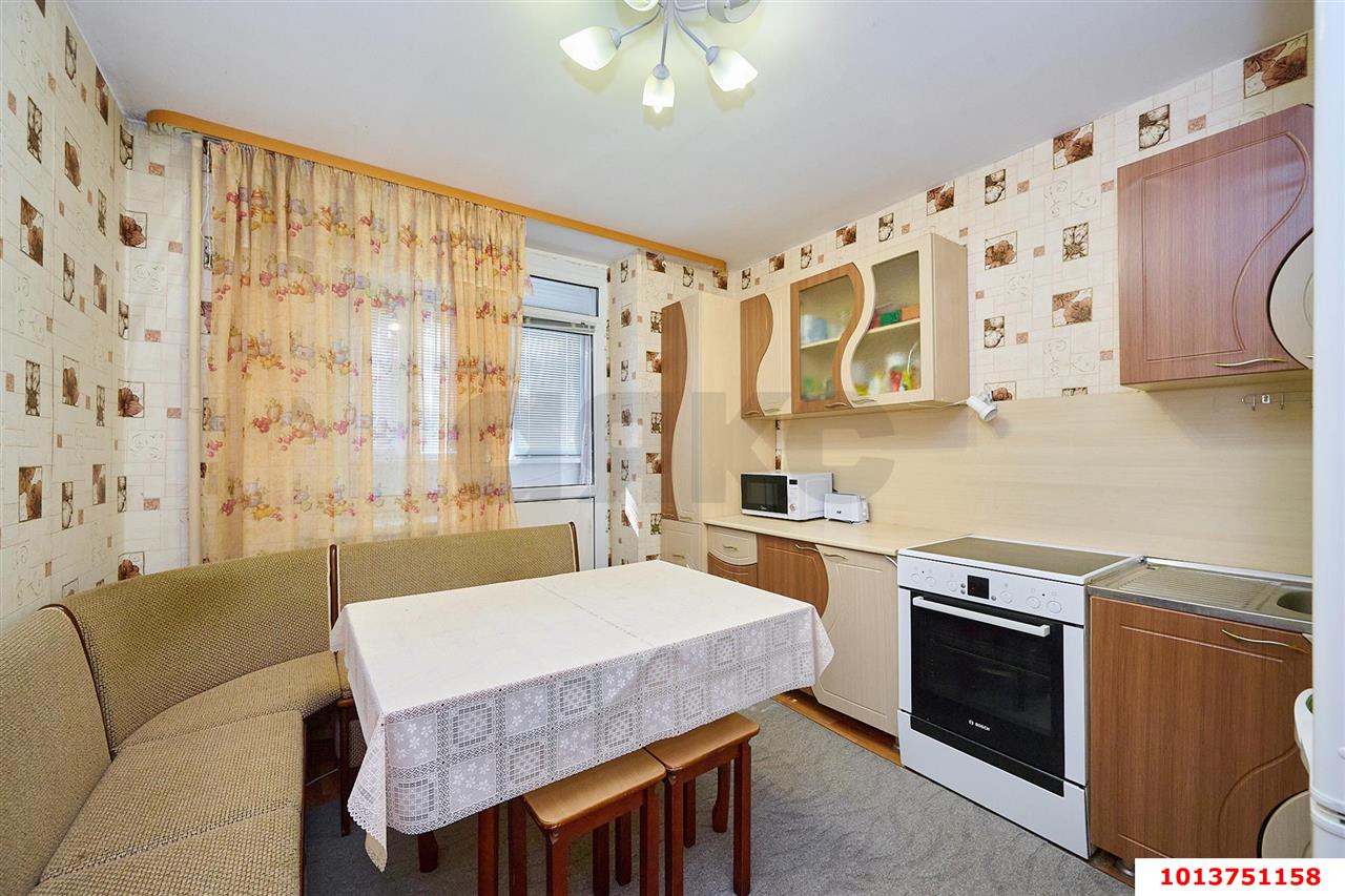 Фото №1: 2-комнатная квартира 61 м² - Краснодар, Военный городок № 109, ул. Кореновская, 61