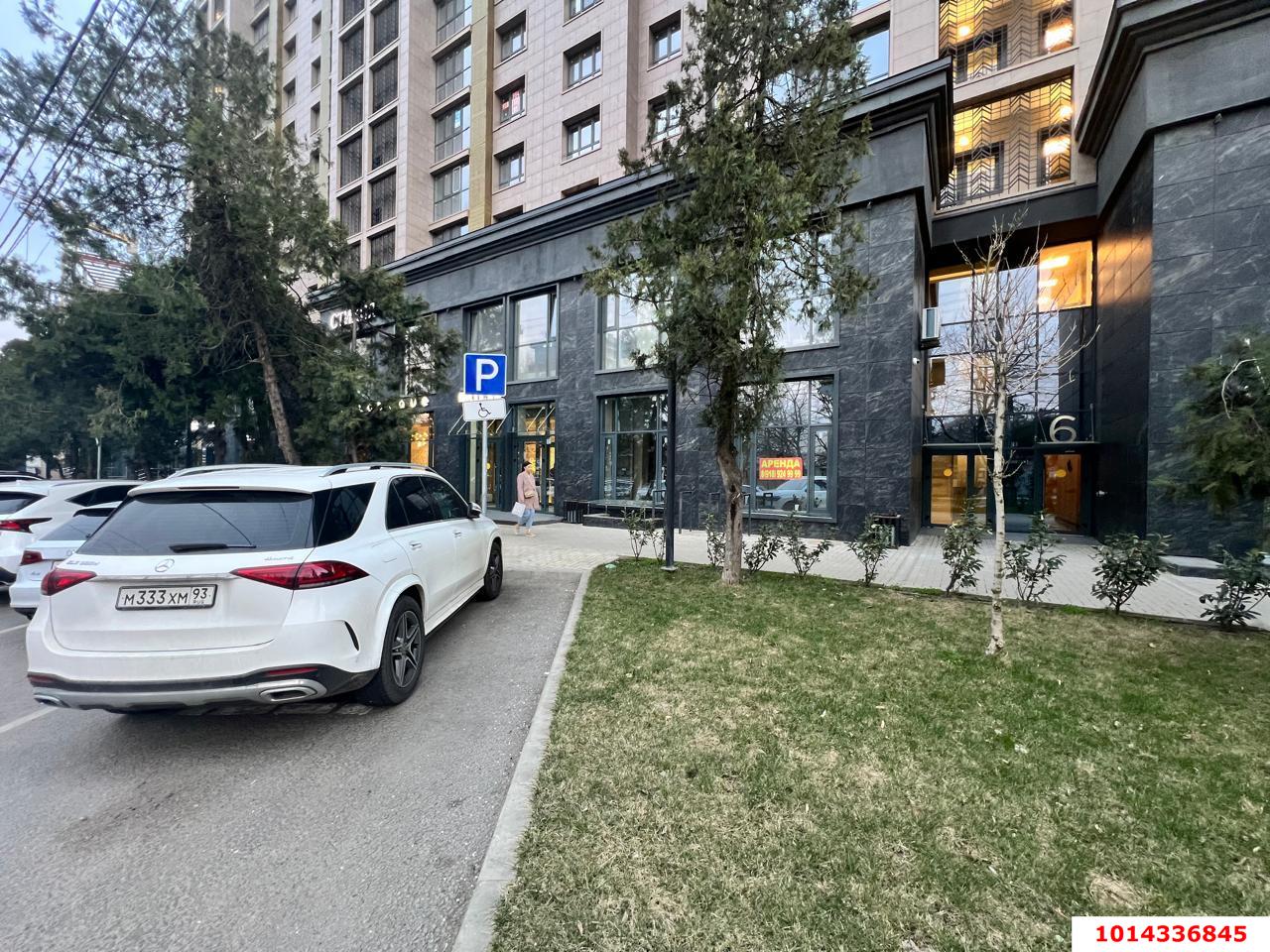 Фото №3: Торговое помещение 146 м² - Краснодар, жилой комплекс Аврора, ул. имени Дзержинского, 95