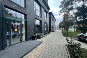 Фото №1: Торговое помещение 146 м² - Краснодар, мкр. жилой комплекс Аврора, ул. имени Дзержинского, 95