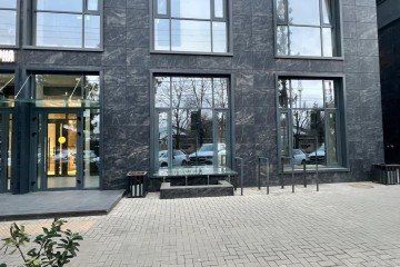 Фото №2: Торговое помещение 146 м² - Краснодар, мкр. жилой комплекс Аврора, ул. имени Дзержинского, 95