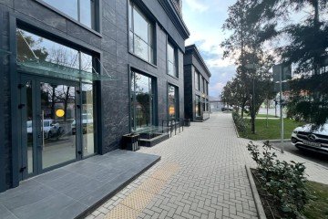 Фото №1: Торговое помещение 146 м² - Краснодар, мкр. жилой комплекс Аврора, ул. имени Дзержинского, 95