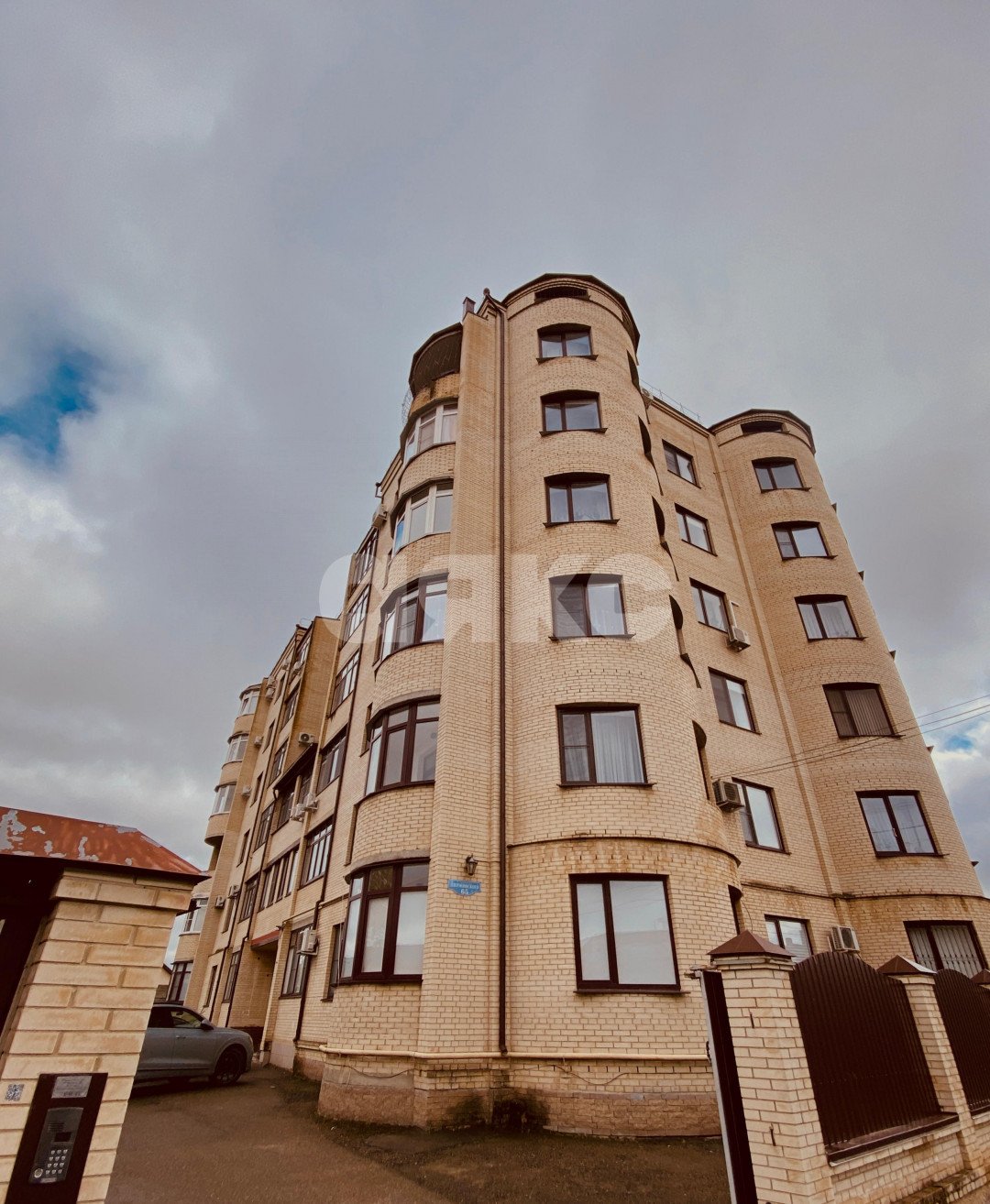 Фото №1: 2-комнатная квартира 95 м² - Армавир, ул. Дзержинского, 65