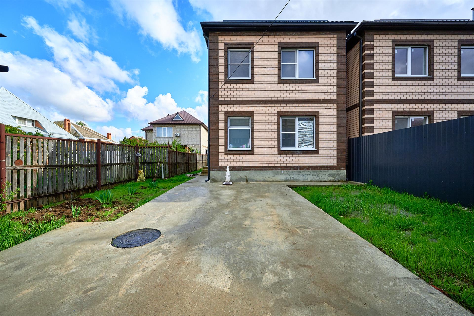 Фото №1: Дом 103 м² + 2.07 сот. - Краснодар, Прикубанский внутригородской округ, Завод Радиоизмерительных Приборов, п. Калинино, б-р Интернациональный, 106