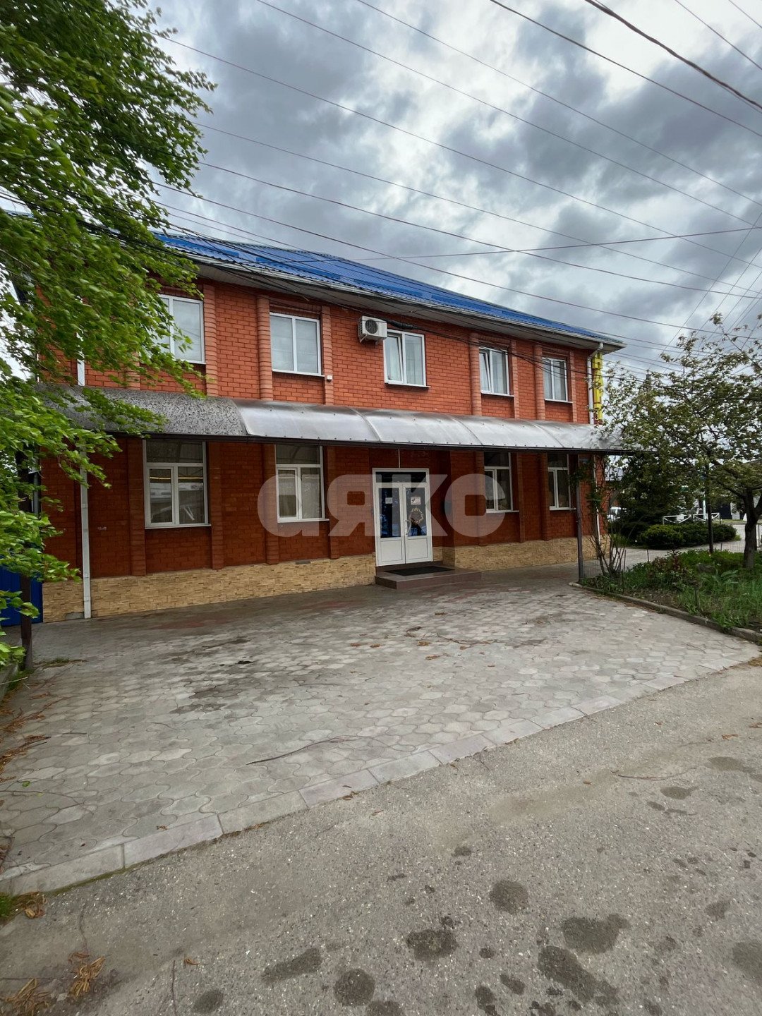 Фото №3: Коммерция 988 м² - Майкоп, Центр, ул. Кубанская, 100