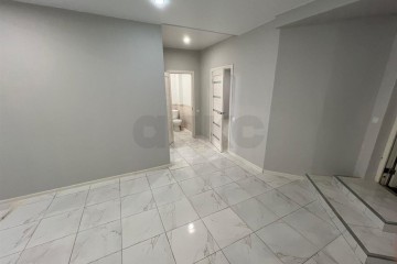 Фото №1: Торговое помещение 63 м² - Краснодар, мкр. Краевая Клиническая Больница, ул. Восточно-Кругликовская, 76/4