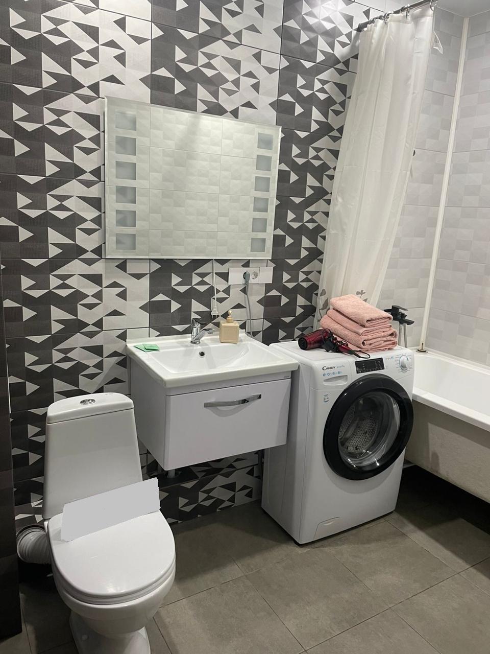 Фото №6: 2-комнатная квартира 42 м² - Краснодар, Прикубанский внутригородской округ, Россинского, мкр. жилой комплекс Дружный-2, б-р Адмиралтейский, 3к3