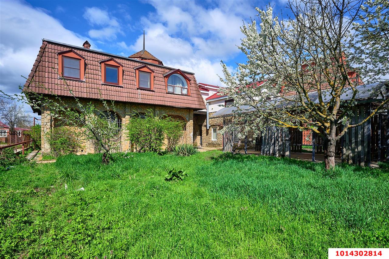 Фото №2: Дом 196 м² + 10 сот. - Старокорсунская, мкр. Карасунский внутригородской округ, ул. Мира, 4