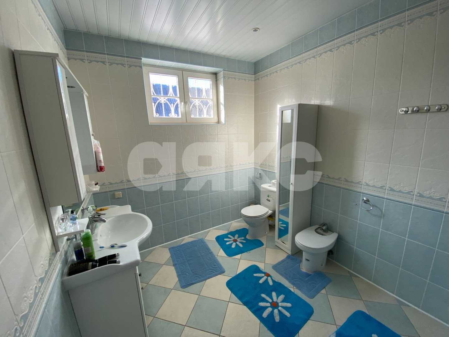 Фото №10: Дом 400 м² + 6 сот. - Горячий Ключ, Городская Больница, ул. Воронихина
