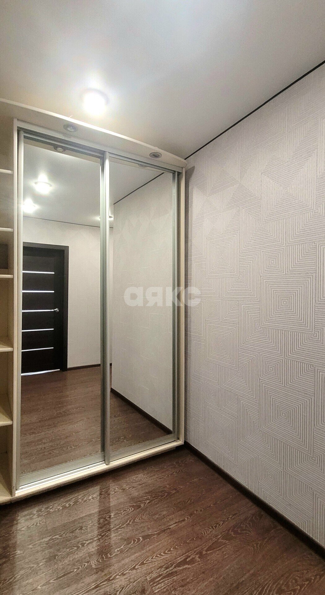 Фото №12: 2-комнатная квартира <span class="whitespace-nowrap">63 м²</span>, <span class="whitespace-nowrap">1/18 эт.</span> - Липецк, Октябрьский округ, Манеж, мкр. ЖК Петровский Квартал, ул. 50 лет НЛМК, 2Г