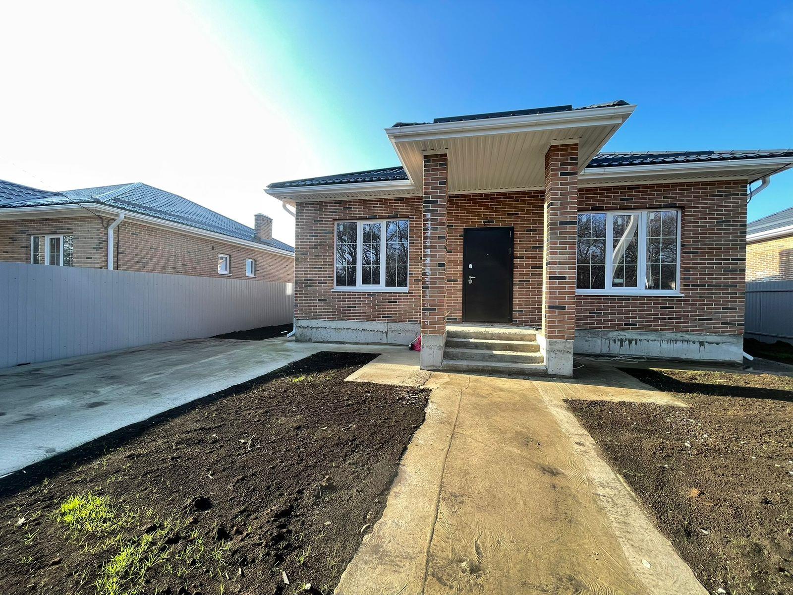 Фото №1: Дом 100 м² + 7 сот. - Динская, мкр. Северный, ул. Славянская, 2