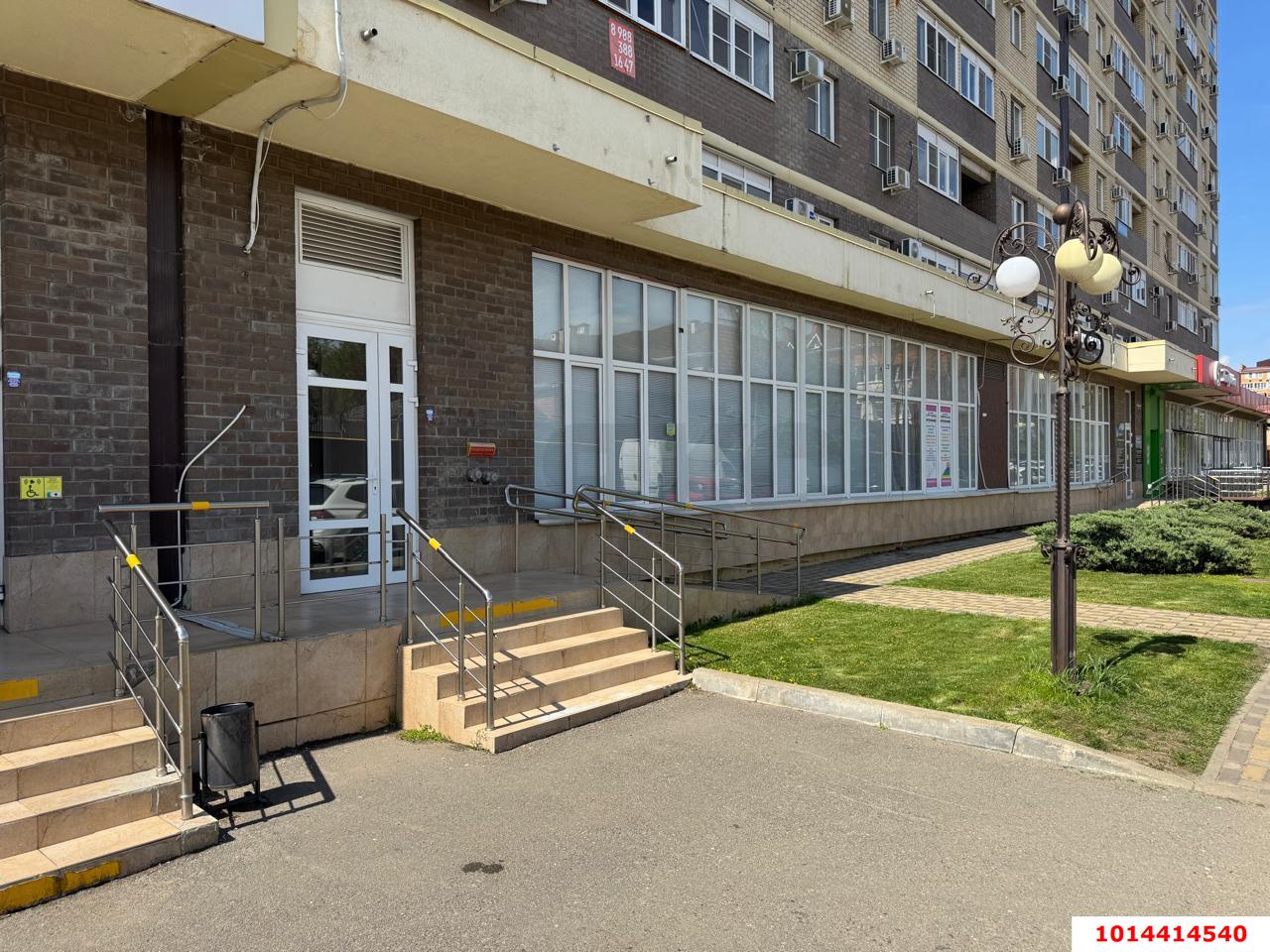 Фото №2: Торговое помещение 198 м² - Краснодар, жилой комплекс Притяжение, ул. Московская, 118к2