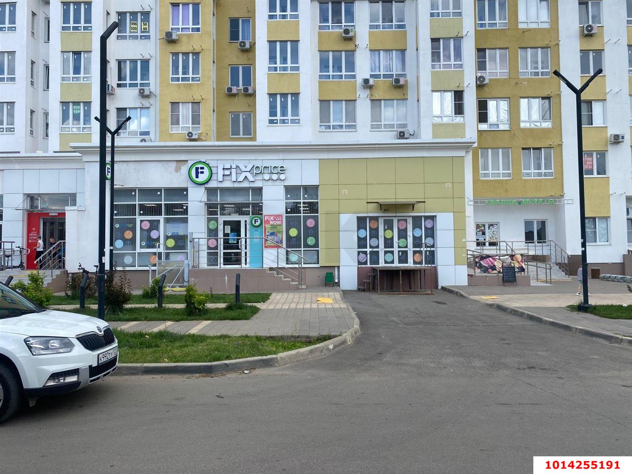 Фото №1: Торговое помещение 329 м² - Краснодар, жилой комплекс Зеленодар, ул. 3-я Трудовая, 1/3