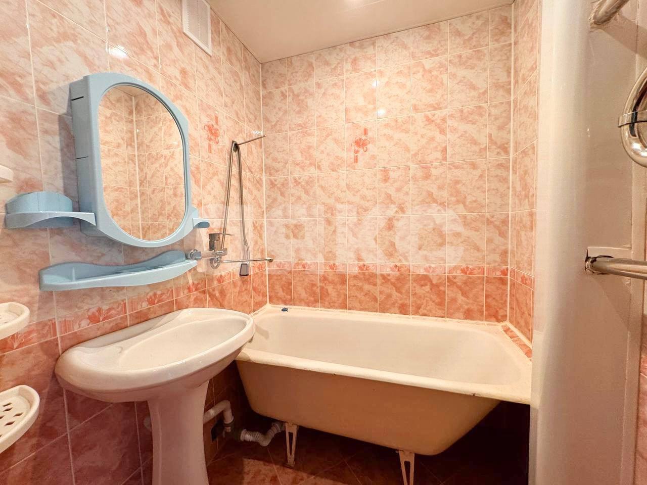 Фото №14: 4-комнатная квартира 74 м² - Нижнекамск, 17-й, ул. Бызова, 18