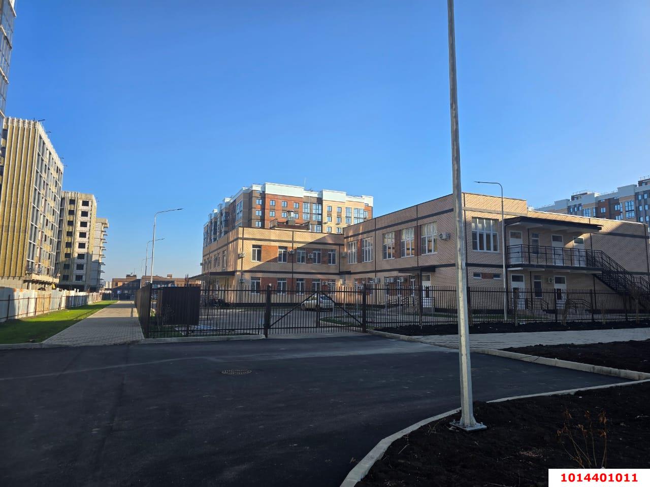 Фото №4: Торговое помещение 48 м² - Краснодар, жилой комплекс Друзья, 
