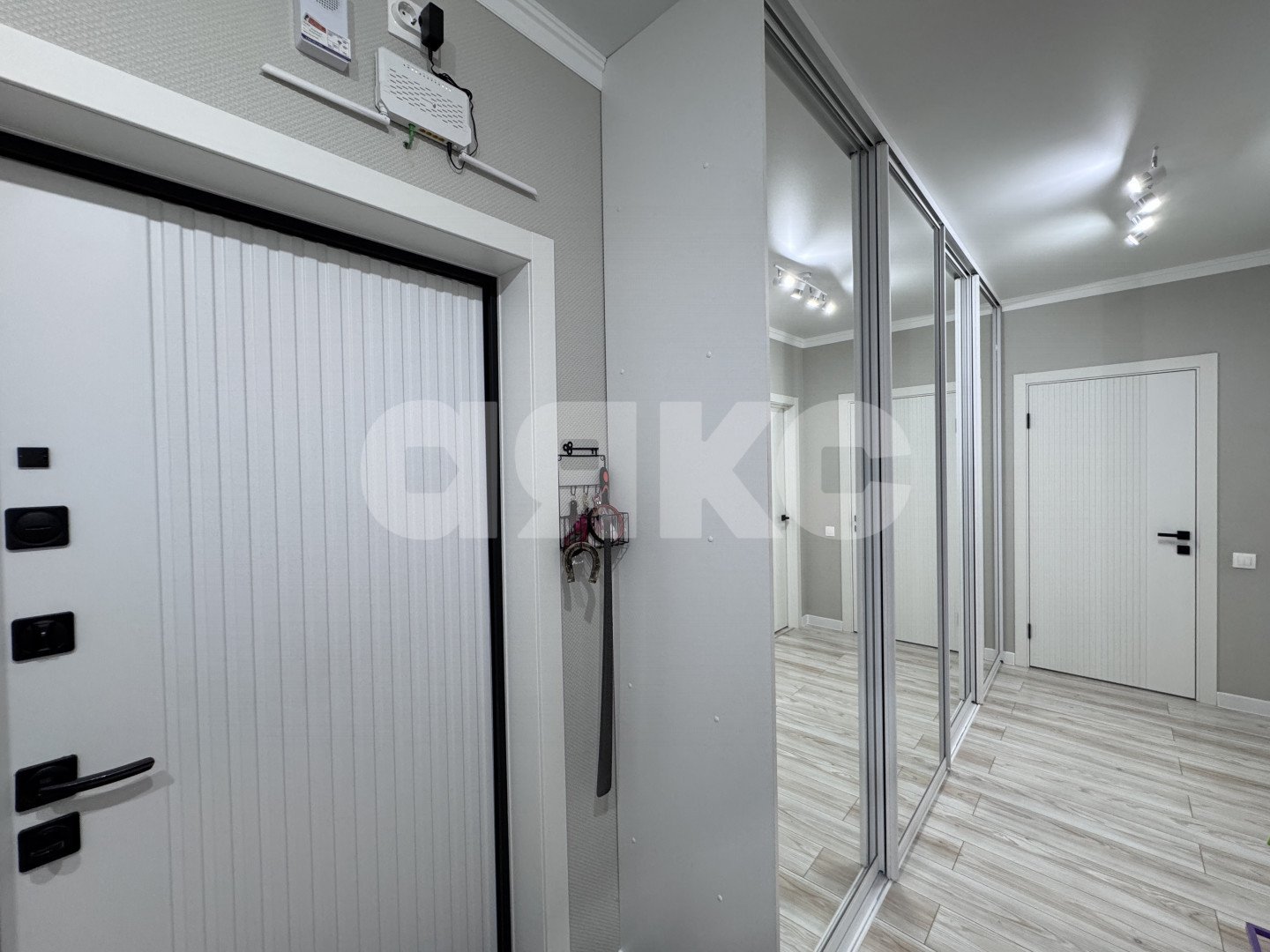 Фото №2: 2-комнатная квартира 62 м² - Горячий Ключ, жилой комплекс Предгорье, ул. Псекупская, 2А