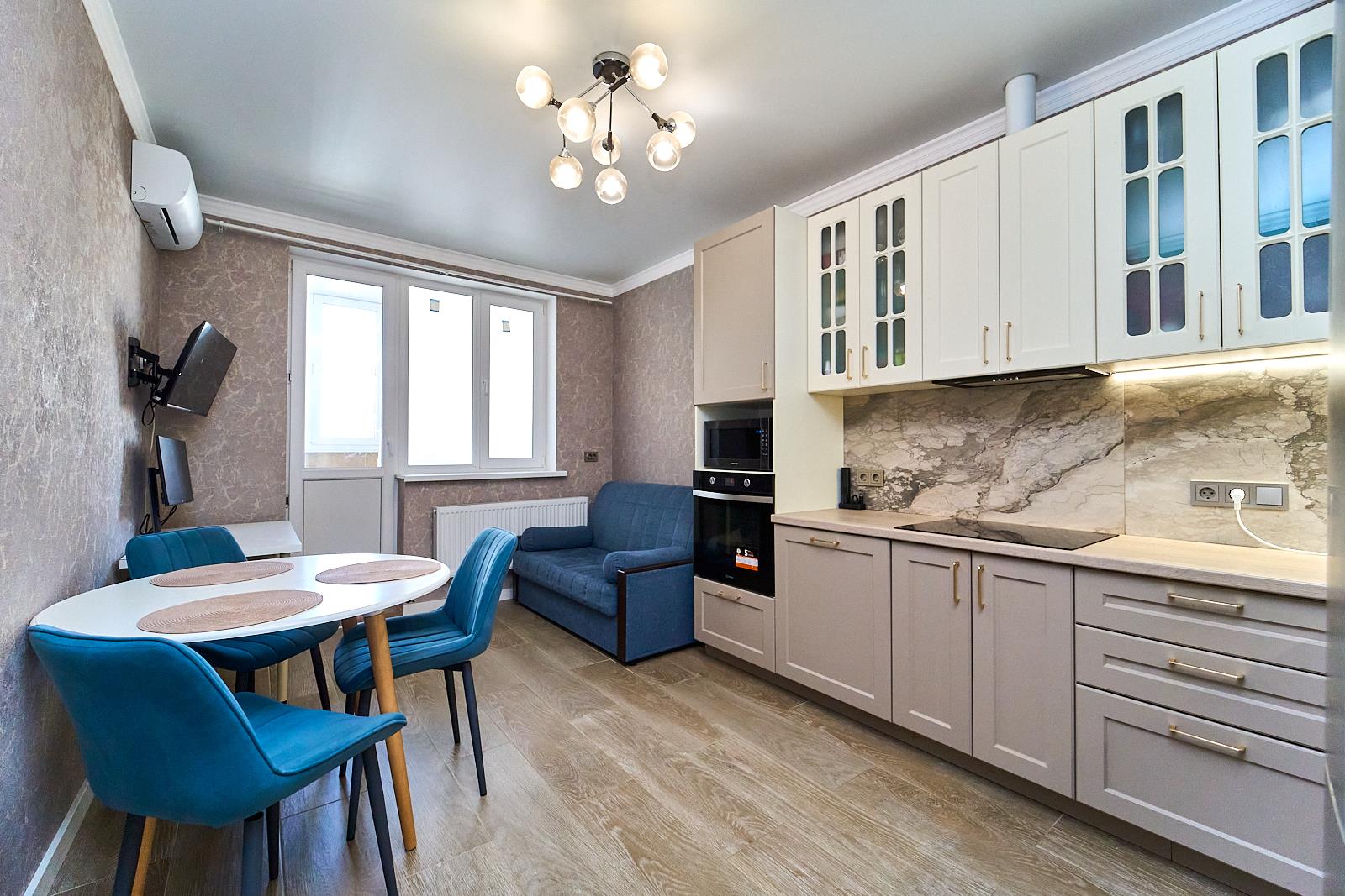 Фото №1: 2-комнатная квартира 66 м² - Краснодар, ЖК Выше, Завод Радиоизмерительных Приборов, жилой комплекс Выше, Прикубанский внутригородской округ, мкр. имени Петра Метальникова, ул. Евгении Жигуленко, 25к3