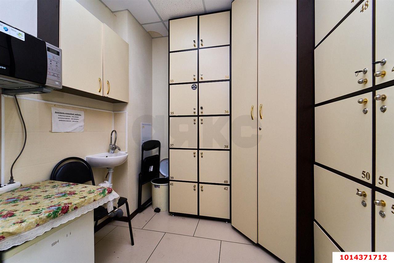 Фото №2: Торговое помещение 167 м² - Краснодар, Центральный, ул. Кубанская Набережная, 37
