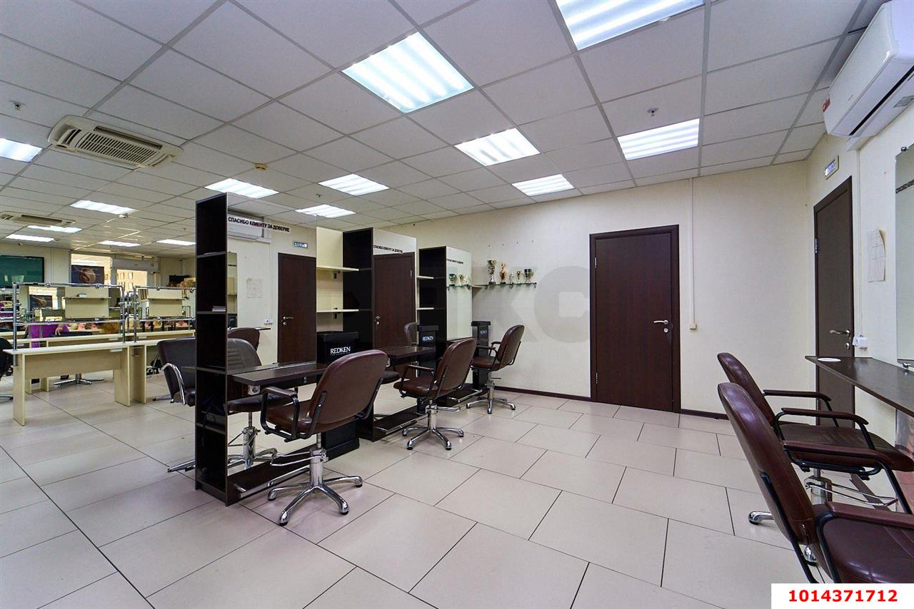 Фото №12: Торговое помещение 167 м² - Краснодар, Центральный, ул. Кубанская Набережная, 37