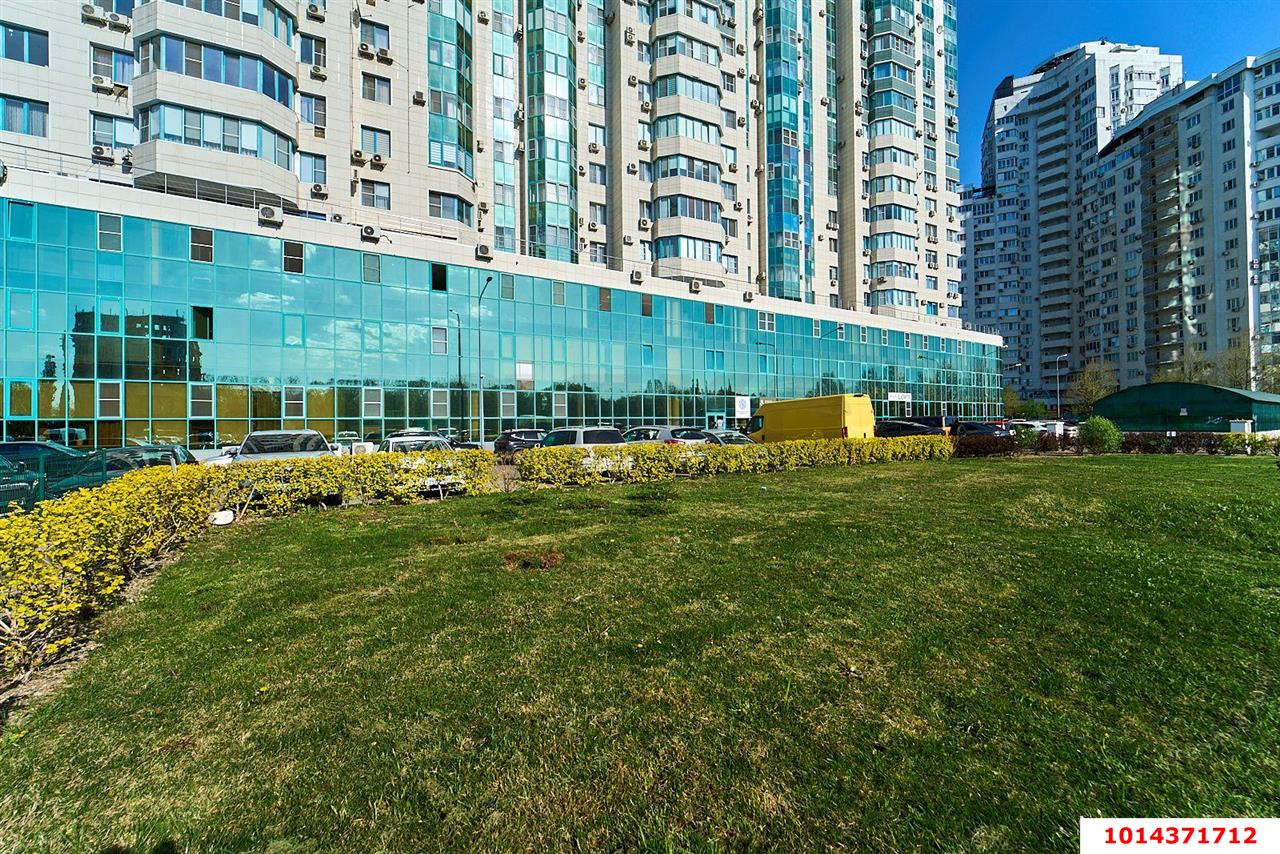 Фото №1: Торговое помещение 167 м² - Краснодар, Центральный, ул. Кубанская Набережная, 37