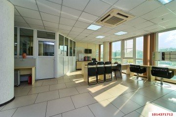 Фото №1: Торговое помещение 167 м² - Краснодар, мкр. Центральный, ул. Кубанская Набережная, 37