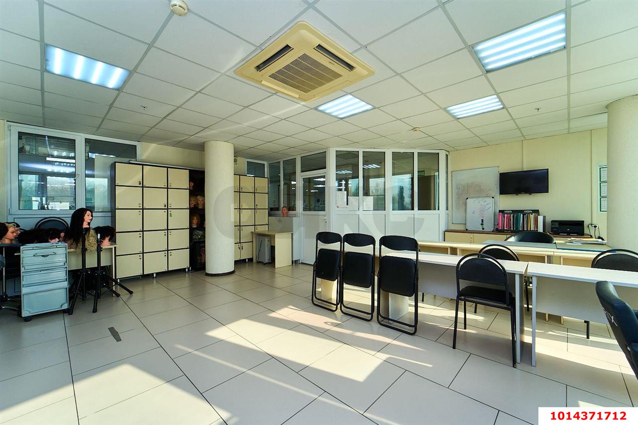 Фото №11: Торговое помещение 167 м² - Краснодар, Центральный, ул. Кубанская набережная, 37