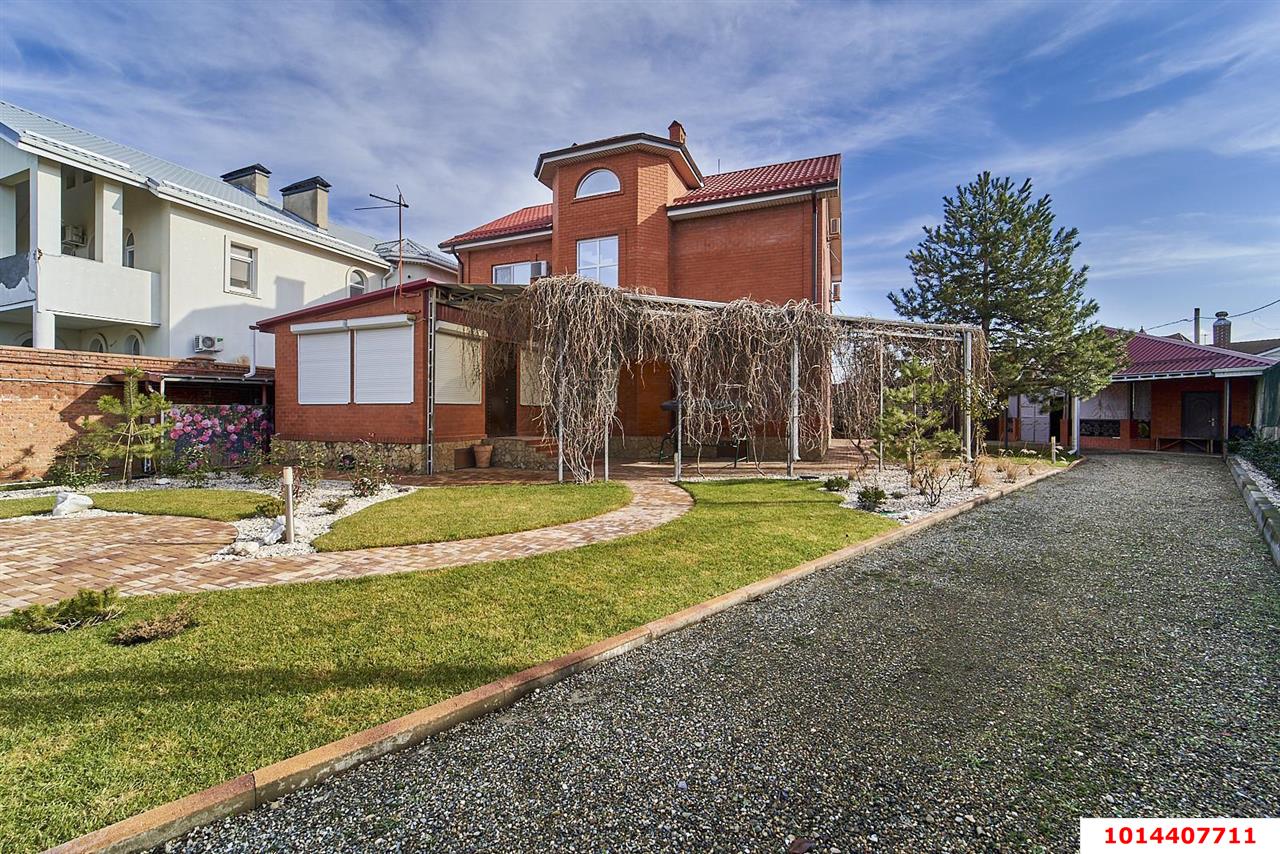 Фото №1: Дом 294 м² + 6 сот. - Краснодар, Фестивальный, ул. Титова, 65