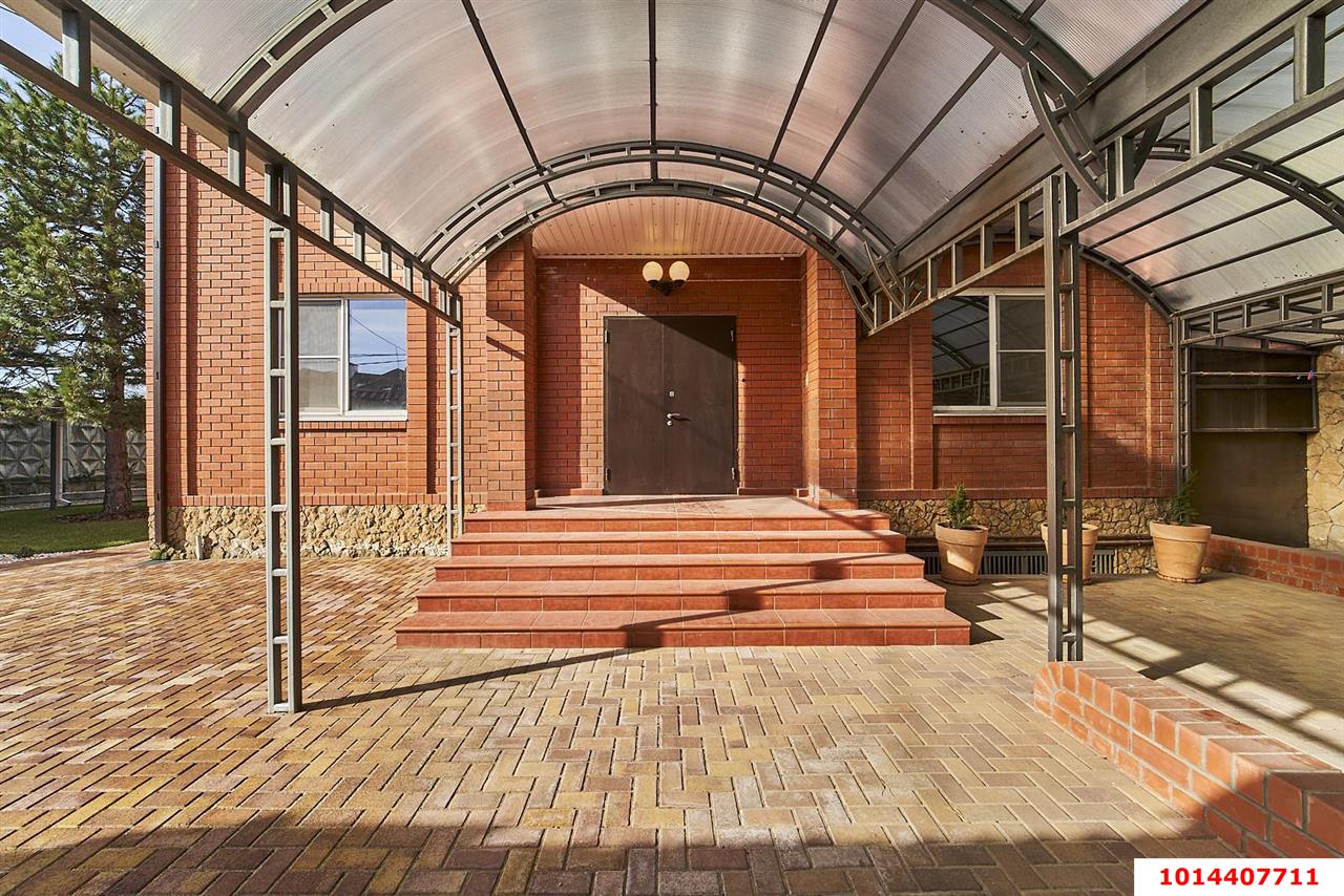 Фото №3: Дом 294 м² + 6 сот. - Краснодар, Фестивальный, ул. Титова, 65