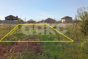 Фото №1: Земельный участок под ИЖС - Темрюк, п. Комсомольский, ул. Черноморская, 136