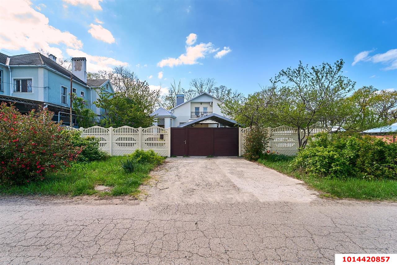 Фото №1: Дом 208 м² + 6 сот. - Краснодар, Прикубанский внутригородской округ, мкр. имени Н.И. Вавилова, ул. А.В. Дёмина, 38