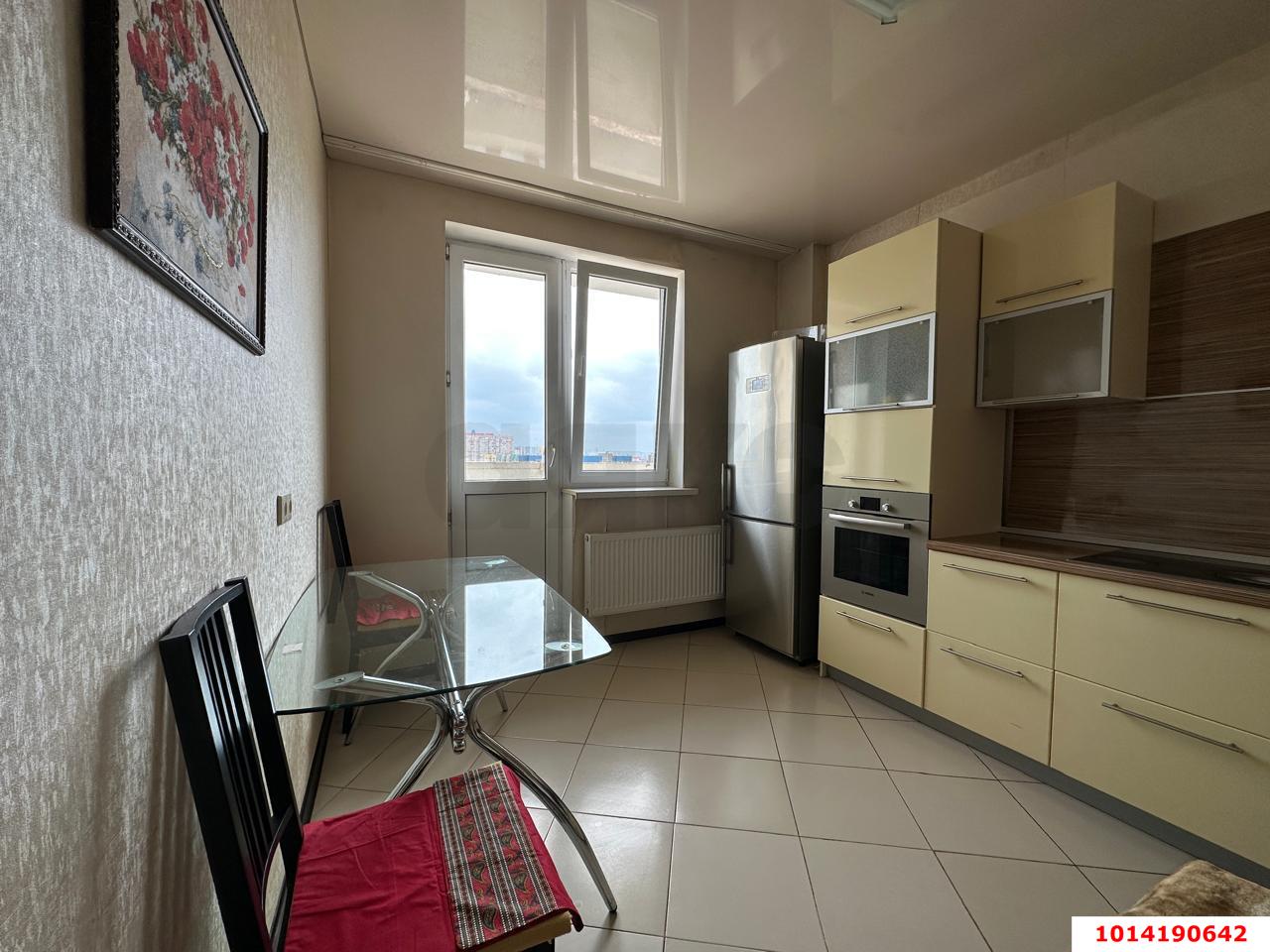 Фото №1: 1-комнатная квартира 56 м² - Краснодар, имени Маршала Жукова, ул. Александра Покрышкина, 4/9