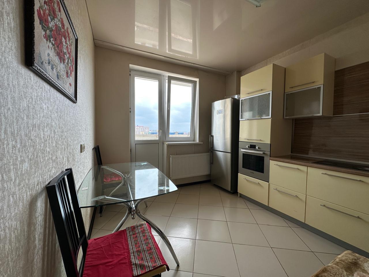 Фото №1: 1-комнатная квартира 56 м² - Краснодар, Прикубанский внутригородской округ, мкр. имени Маршала Жукова, ул. Александра Покрышкина, 4/9