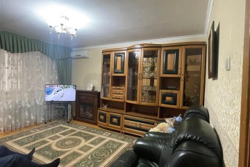 Фото №1: 4-комнатная квартира 80 м² - Краснодар, мкр. Центральный, ул. Суворова, 74